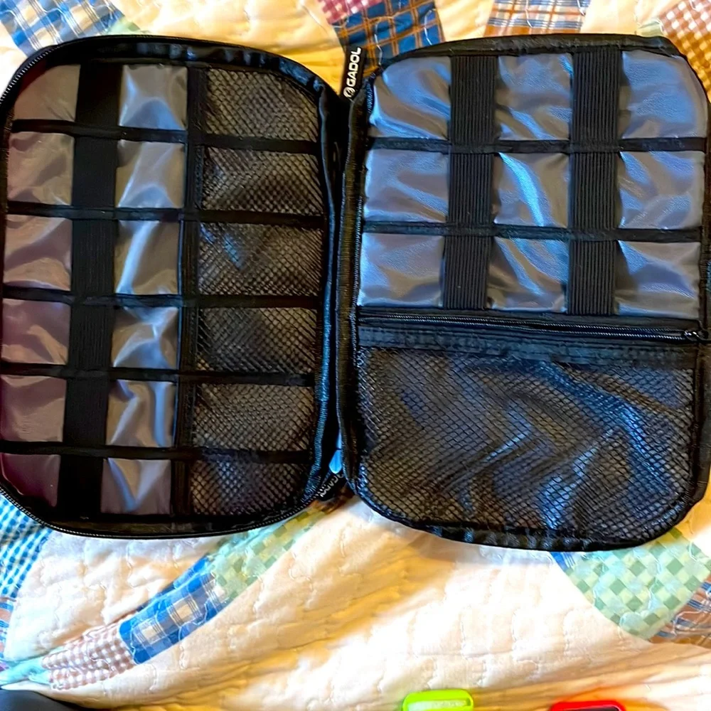 Apple Watch Band Organizer Carrying Case and 4 Faceplate Covers Fits 38mm